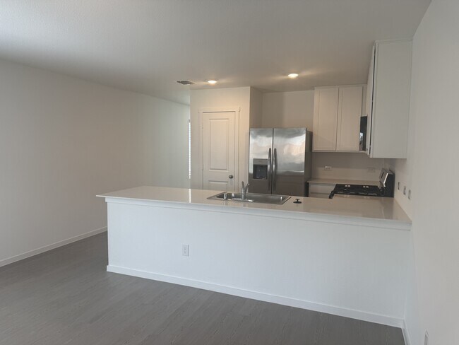 Photo - 1625 Elliott Rd