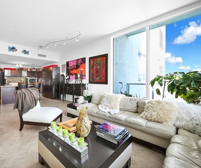 Photo - 1900 N Bayshore Dr