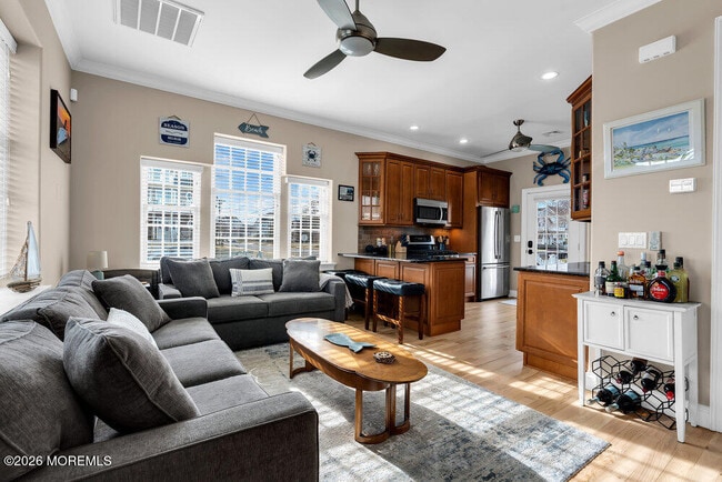 Building Photo - 120 10th Ave Unit 11