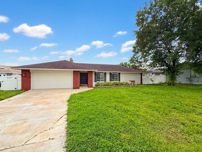 Lakefront Rental in Bay Lakes | Bay Hill, Dr. Phillips Area - Lakefront Rental in Bay Lakes | Bay Hill, Dr. Phillips Area