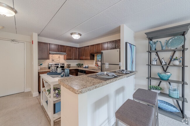 2 BR, 1 BA