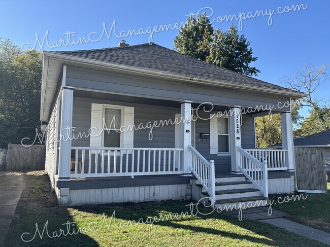 Building Photo - 1528 E 6th St