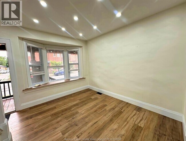 Photo - 116 Elm Ave