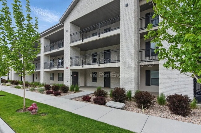 Building Photo - 64 W 600 N Unit S