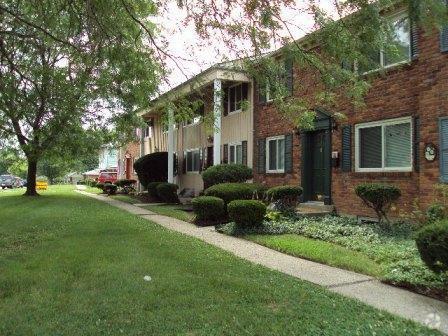Building Photo - Large 2 Bedroom Townhouse with Basement Unit 2624-8