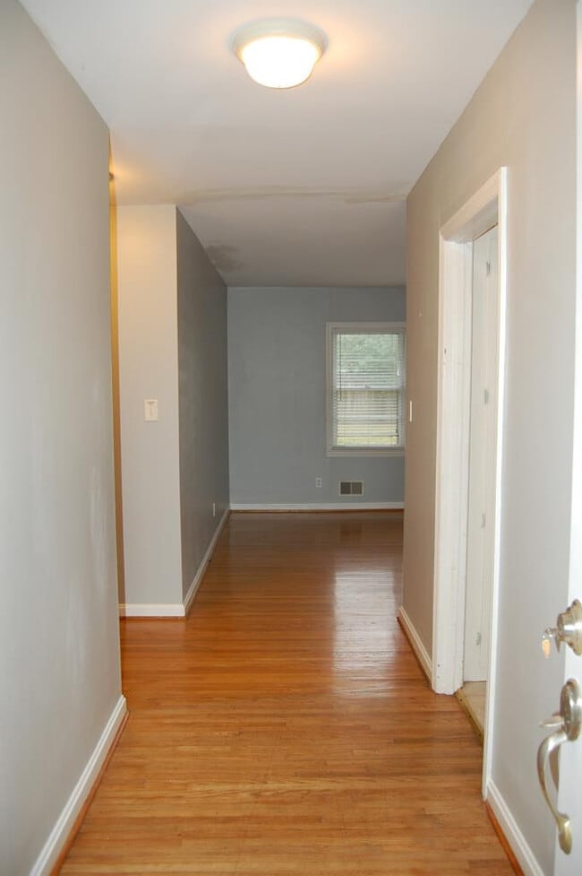 Photo - 562 Banks Mill Rd SE