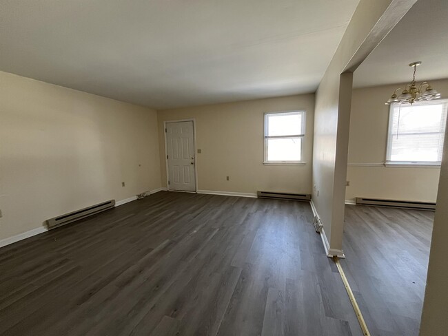 702 Thomas Ln Unit A