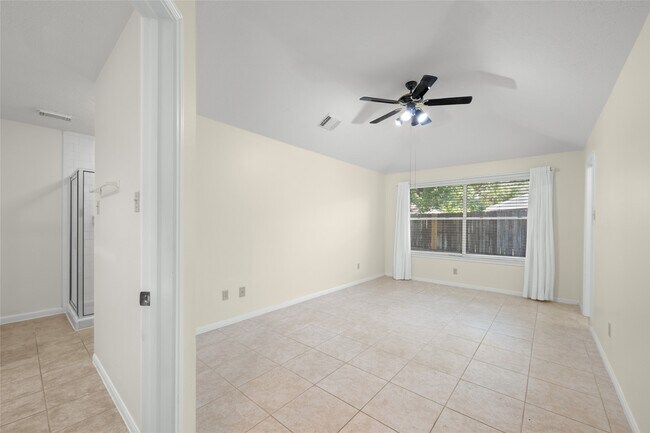 Photo - 17402 Eastwood Cir