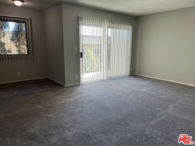 Photo - 1412 Barry Ave Unidad 3