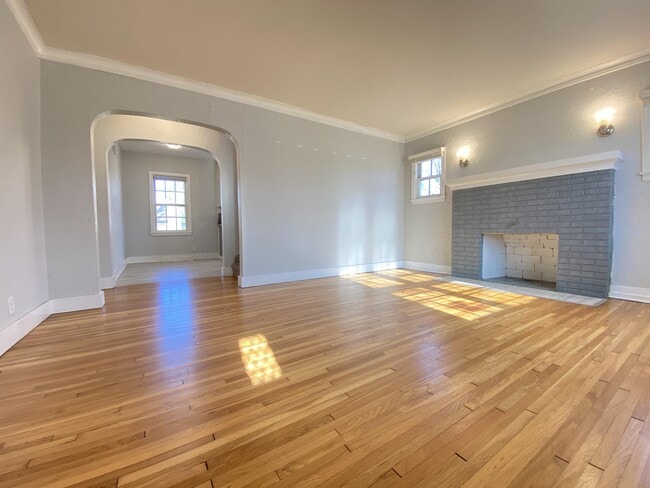 Photo - 701 7th St NW