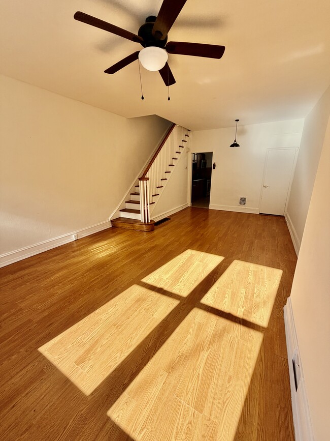 Photo - 1825 Dudley St