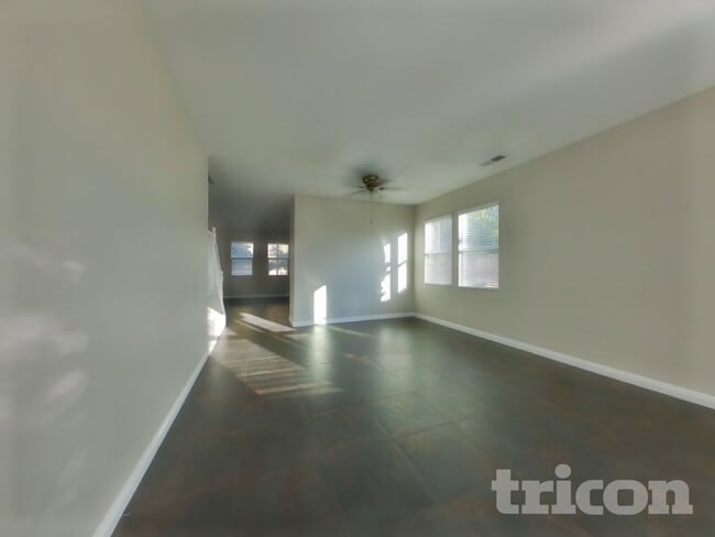 Photo - 35676 Winkler St