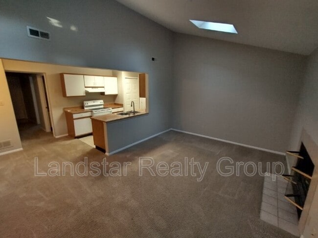 Photo - 4929 Villa Fair