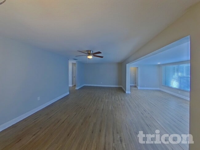 Photo - 1641 Patlin Cir N