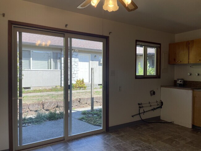 Photo - 2 Bedroom / 1 Bathroom Ground-Floor Apartment on SE Gladstone Unit 7
