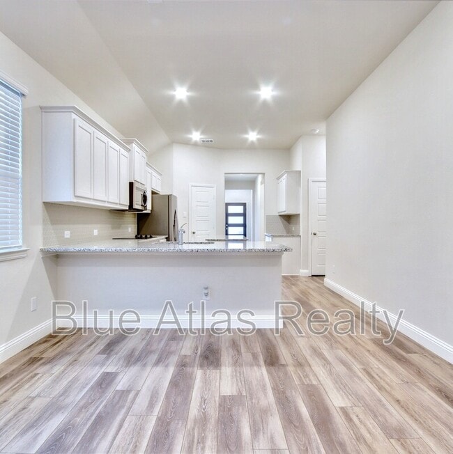 Photo - 929 King St