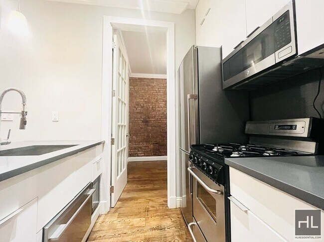 Photo - East 106th Street Unidad 15