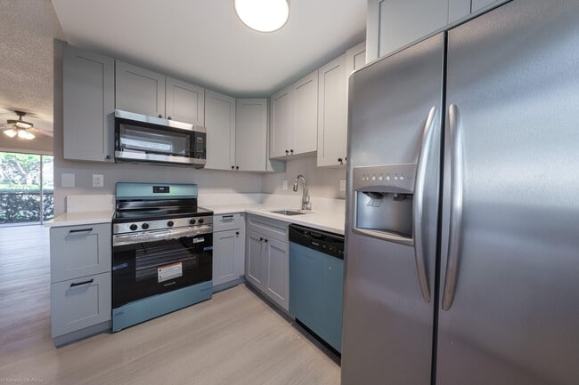 Photo - 105 Gardens Dr Unidad 102