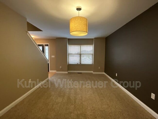 Photo - 2711 London Ln