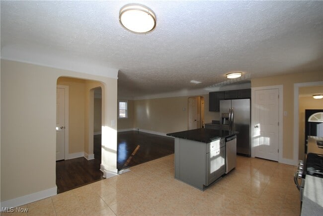 Photo - 26650 Detroit Rd