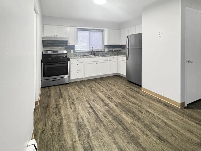 Building Photo - 2422 36th St SW Unit 2