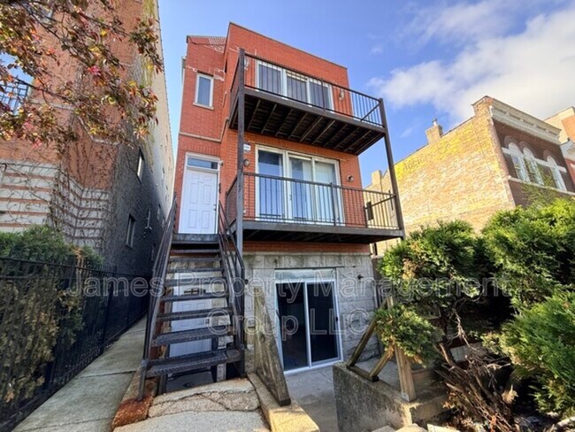 Building Photo - 2731 W Congress Pkwy Unit 2