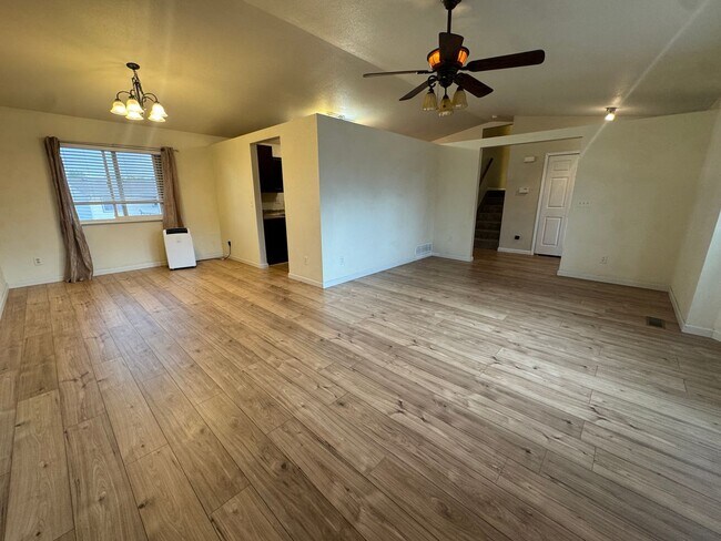 7126 Oxmoor Ln