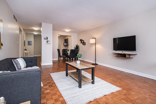 Building Photo - 1272 Rue Redpath-Crescent