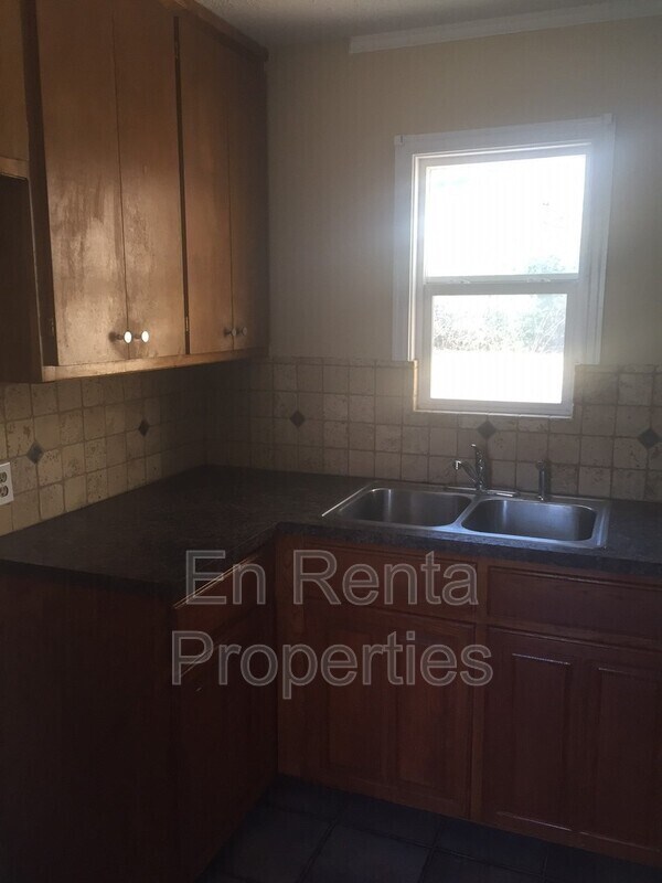 Photo - 601 W Beach St