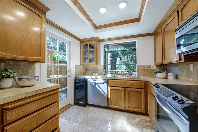 Photo - 1150 Pine St