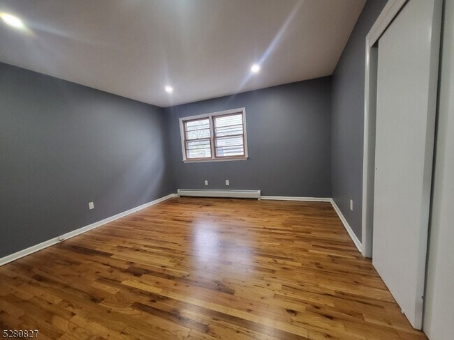 Photo - 16 Willard Pl Unit 1