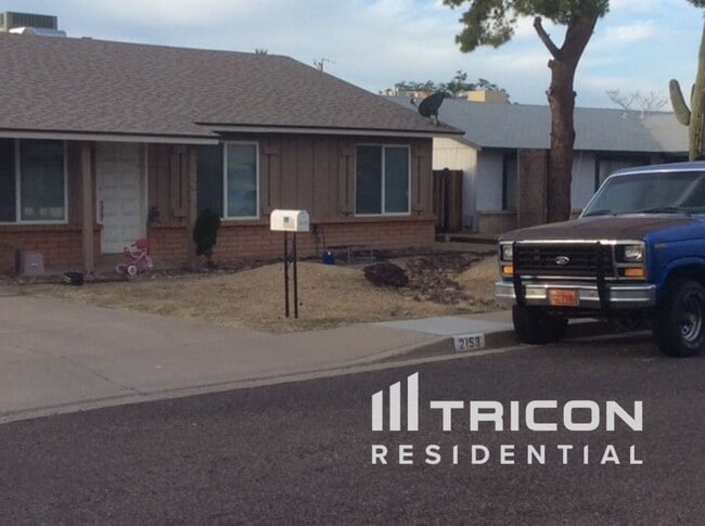 Photo - 2153 E Claire Dr House