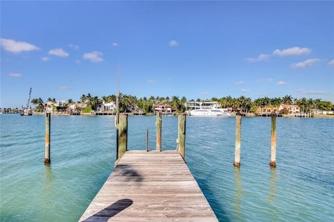 Building Photo - 257 N Coconut Ln