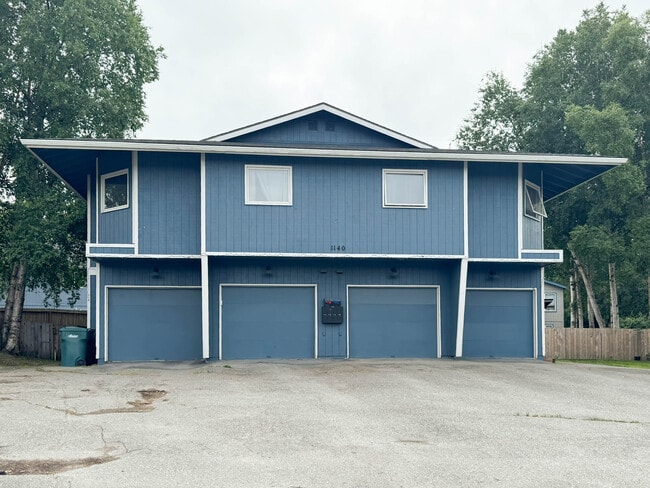 Building Photo - 1140 Golden Dawn Cir
