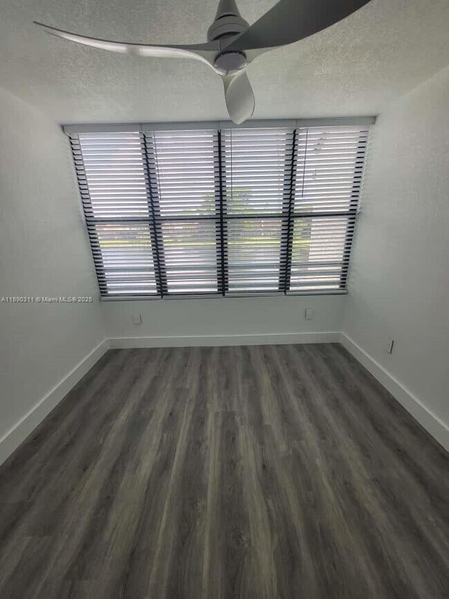 Photo - 1236 N Hiatus Rd Unit 1236