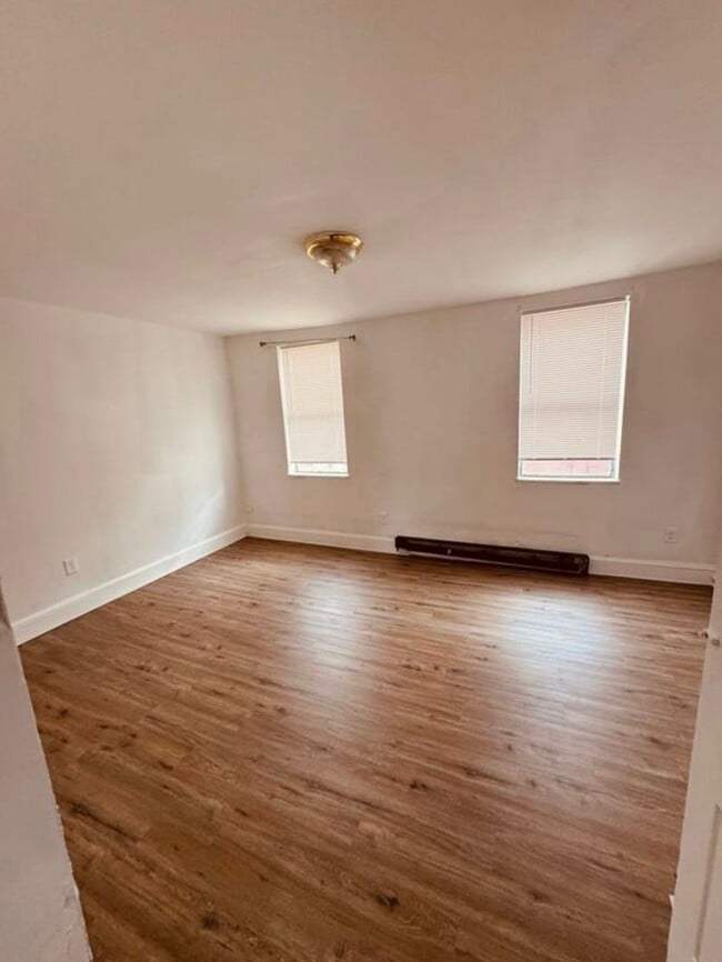 Photo - 3056 Richmond St Unit 2nd floor front