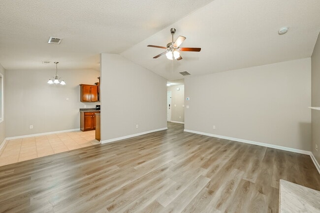 Photo - 2120 Crown Park Dr