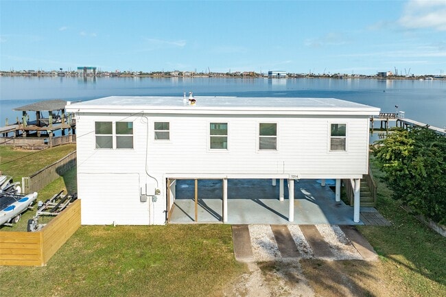 Building Photo - 7204 Avenue N 1/2 Rear