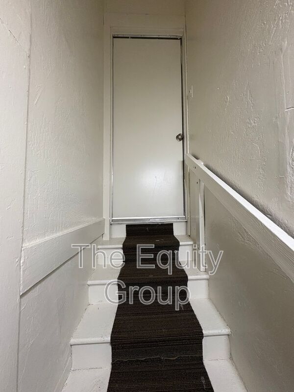 Photo - 467 1/2 N Alta Ave