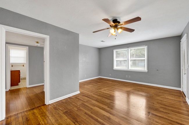 Photo - Cozy 3 bedroom home with large yard!