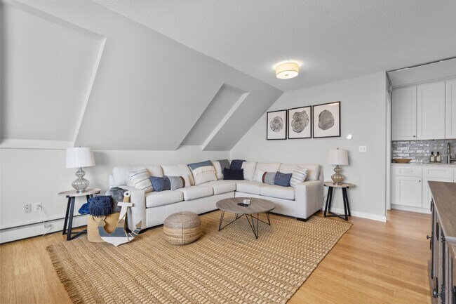 Photo - 62 Cosey Beach Ave