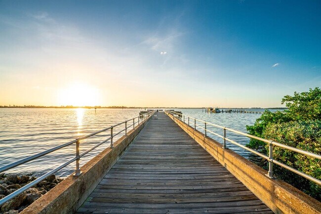 Photo - 1700 Park St N Unidad 207