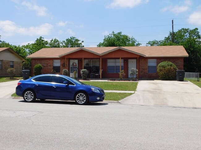 Building Photo - 1503 Janis Dr