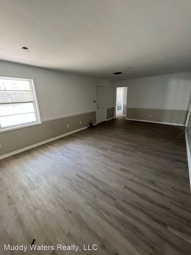 Photo - 4 br, 2 bath House - 207 Hancock Dr