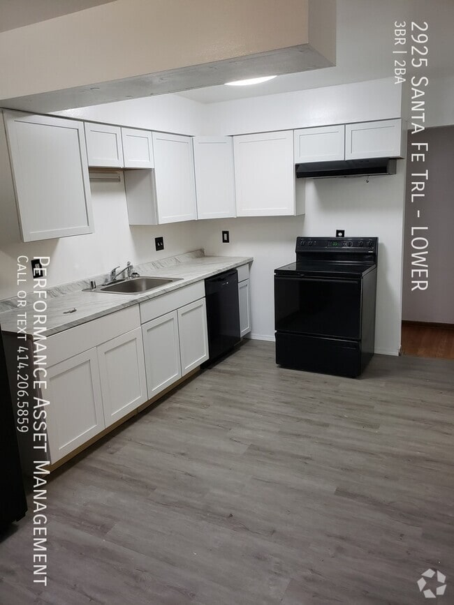 Building Photo - 2925 Santa Fe Trail Unit LOWER Rental