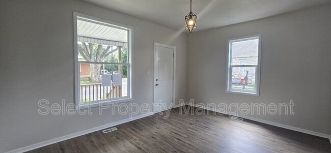 Photo - 2152 Fox Ave