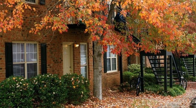 Waterford Place (Student Housing) - Waterford Place (Student Housing) Apartments