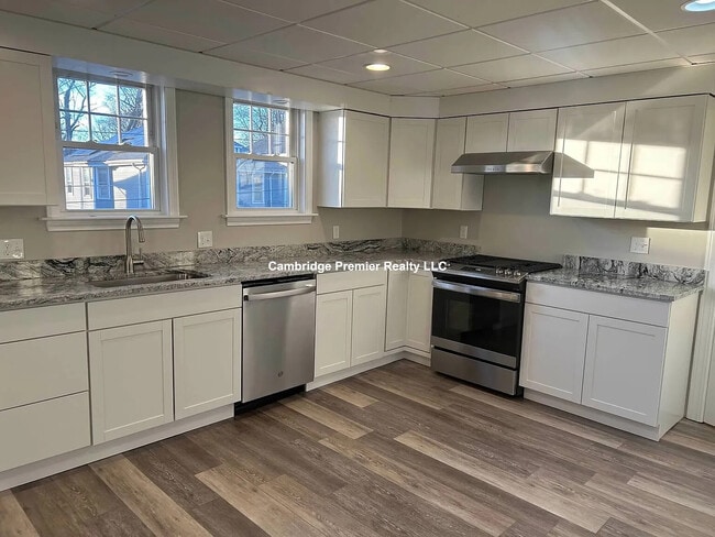 Building Photo - 2232 Mystic Valley Pky Unit 2