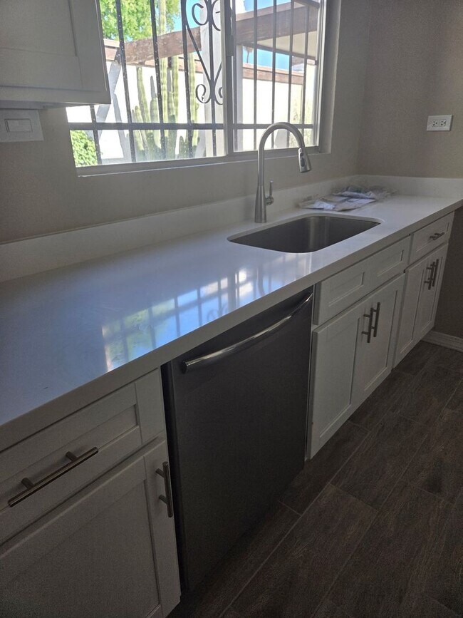 Photo - *JUST REMODELED* 2 bed 1 bath townhouse***2 WEEKS FREE OFF FIRST MONTH RENT***