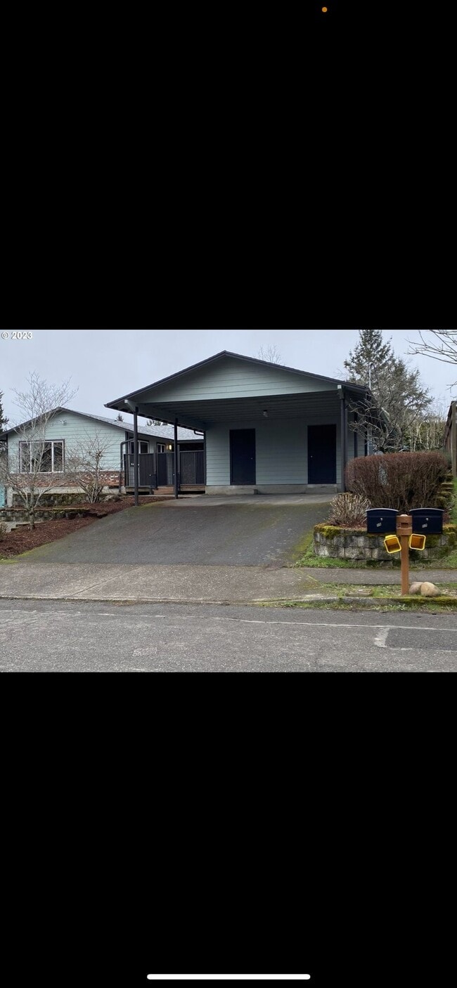 Photo - 15 NE 157th Ave